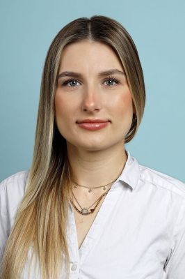 Anna Justine Wowczak